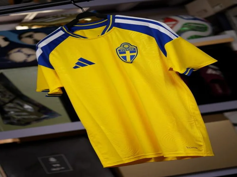 卫报:加拿大足协呼吁意大利球迷支持他们,可免费换球衣